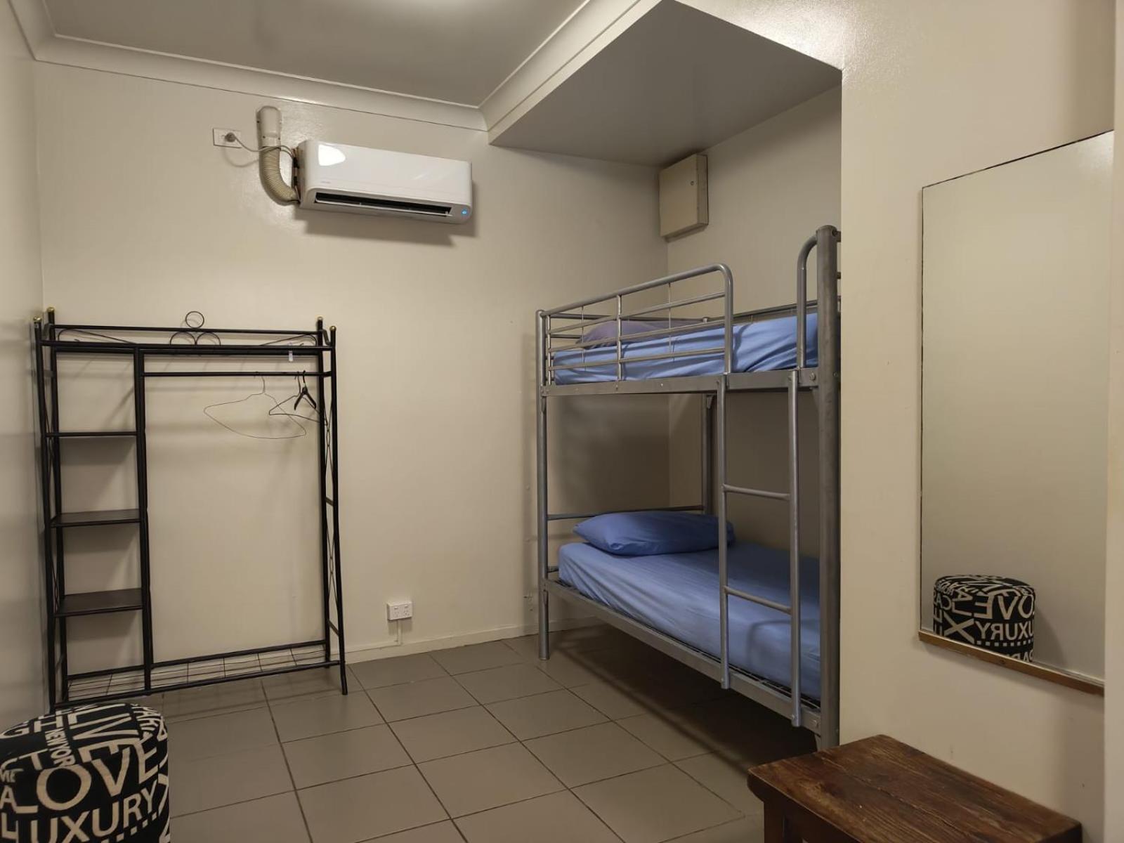 Lit dans Dortoir pour Femmes de 6 Lits